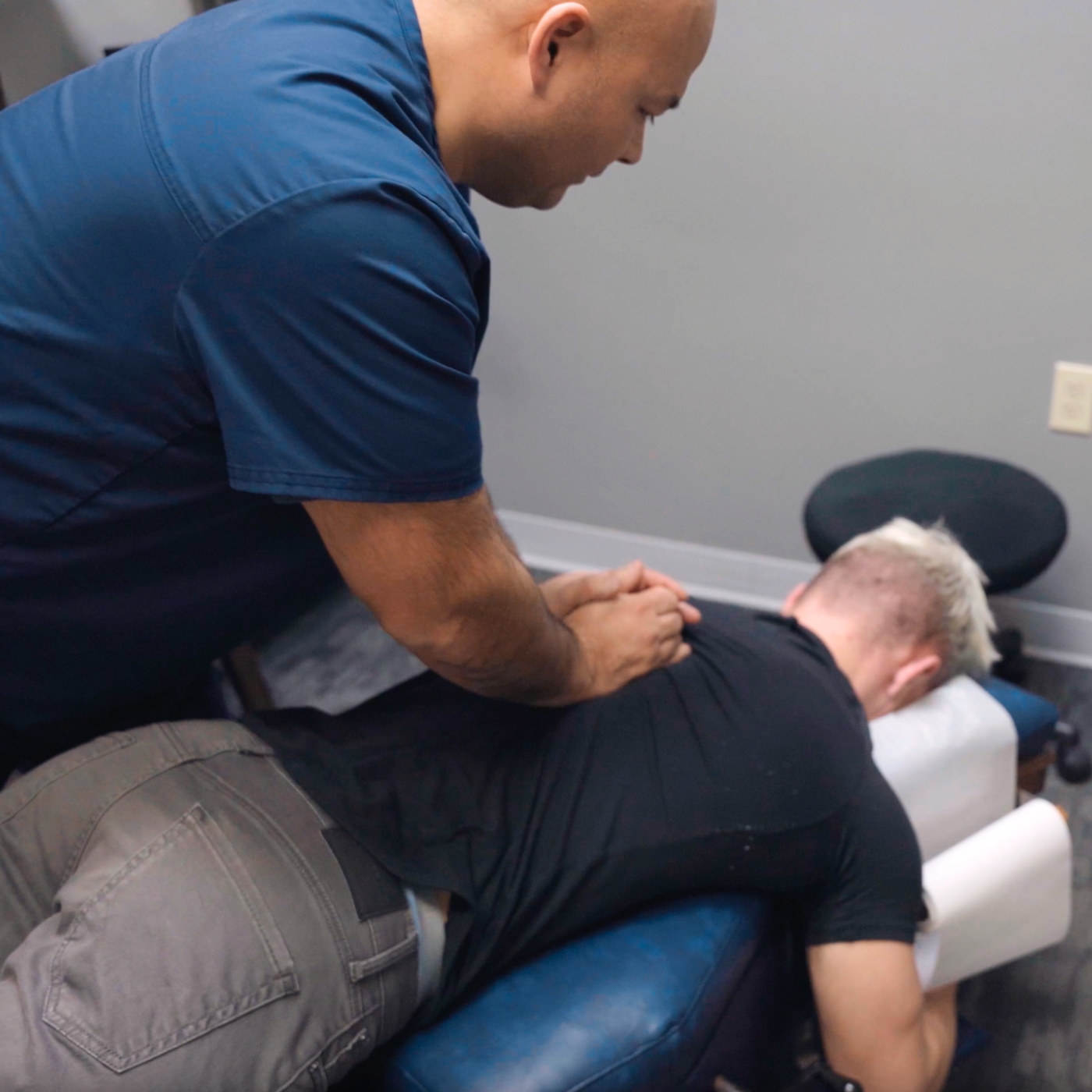 Expert chiropractic spinal adjustment